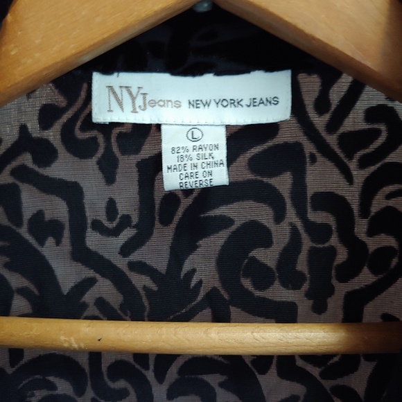 New York Jeans, Black Velvet Burnout Over Shirt - Picture 2 of 3